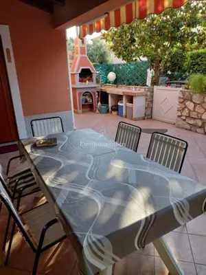 Haus 150 m², Mali Lošinj - 2 Wohnungen und 3 Parkplätze - 3