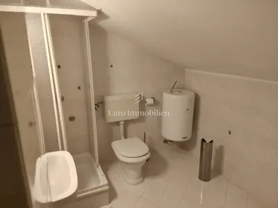 Haus 150 m², Mali Lošinj - 2 Wohnungen und 3 Parkplätze - 20