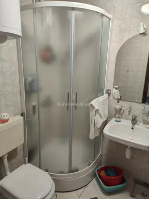 Haus 150 m², Mali Lošinj - 2 Wohnungen und 3 Parkplätze - 8