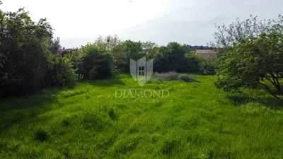 Land 1,280 m², Pula - quiet location near the center - 5