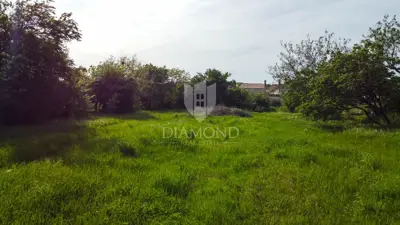 Land 1,280 m², Pula - quiet location near the center - 3