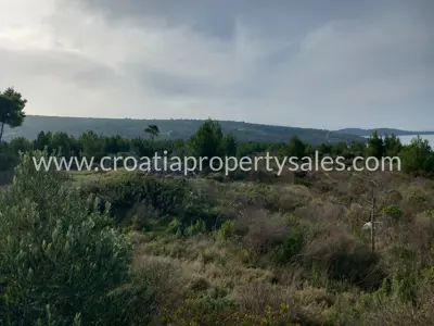Zemljište 10.400 m², Otok Brač - blizu mora - 3