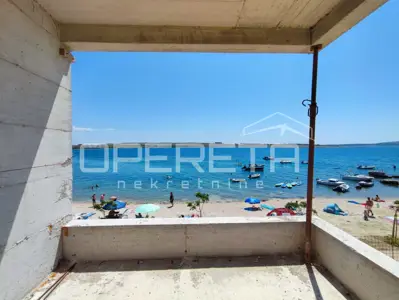 Wohnung 46 m², Povljana - erste Reihe zum Meer