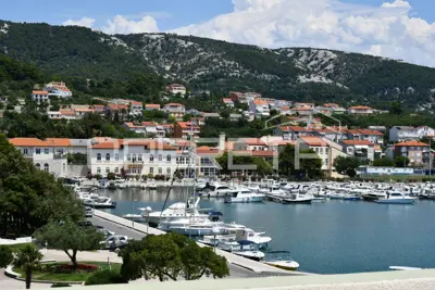 Kamena vila, Rab, centar grada i vrt 100 m²