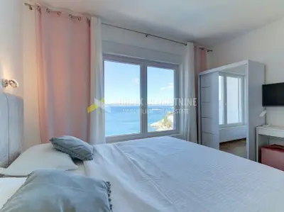 Novi Vinodolski - 70 Meter vom Meer entfernte moderne Villa mit Pool - 12