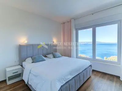 Novi Vinodolski - 70 Meter vom Meer entfernte moderne Villa mit Pool - 13