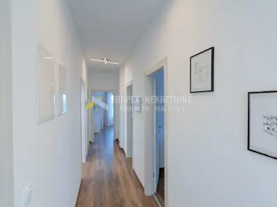 Novi Vinodolski - 70 Meter vom Meer entfernte moderne Villa mit Pool - 19