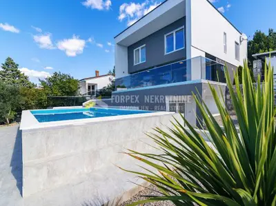 Novi Vinodolski - 70 Meter vom Meer entfernte moderne Villa mit Pool