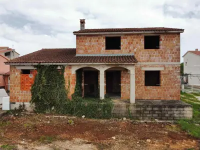 Kuća u Puli, Centar, za adaptaciju - 2
