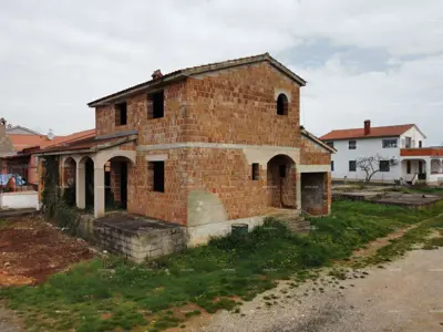 Kuća u Puli, Centar, za adaptaciju - 5