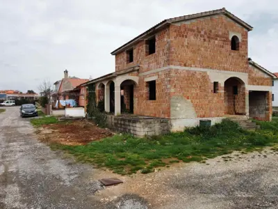 Kuća u Puli, Centar, za adaptaciju - 4