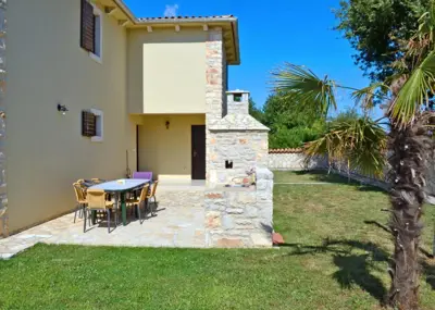 House 230 m², Medulin - pool and summer kitchen - 10