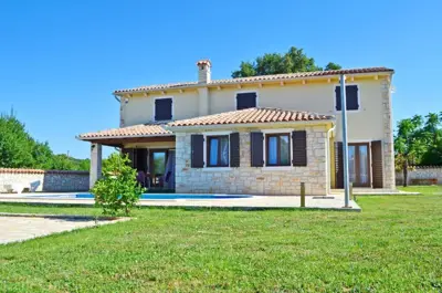 House 230 m², Medulin - pool and summer kitchen - 2