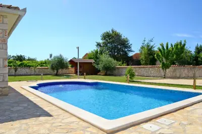 House 230 m², Medulin - pool and summer kitchen - 11