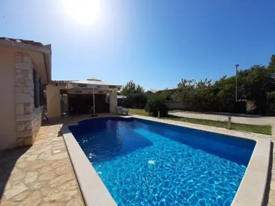 House 230 m², Medulin - pool and summer kitchen - 5