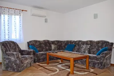 House 230 m², Medulin - pool and summer kitchen - 17