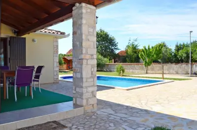 House 230 m², Medulin - pool and summer kitchen - 7