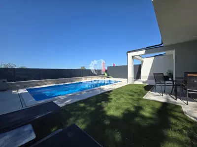 Dvojna kuća 140 m², Umag - grijani bazen i pogled na more - 9