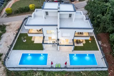 Dvojna kuća 140 m², Umag - grijani bazen i pogled na more - 2