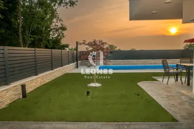Dvojna kuća 140 m², Umag - grijani bazen i pogled na more - 8
