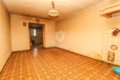 Haus 184 m², Barban - ruhige Straße und Blick auf Učka - 7