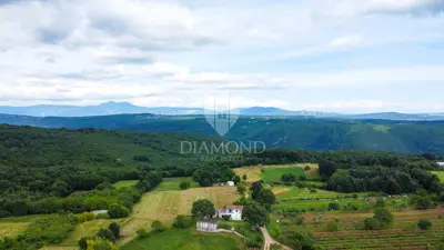 Haus 184 m², Barban - ruhige Straße und Blick auf Učka - 18