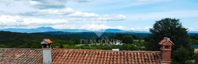 Haus 184 m², Barban - ruhige Straße und Blick auf Učka - 19