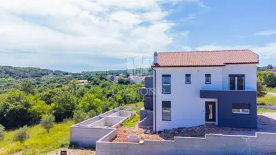 Haus zum Kauf in Momjan, 160,9 m² - 2