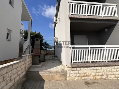 Kuća 184 m², Vir - 4 apartmana uz plažu - 6