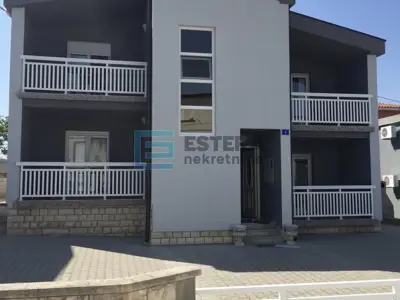 House 184 m², Vir - 4 apartments by the beach