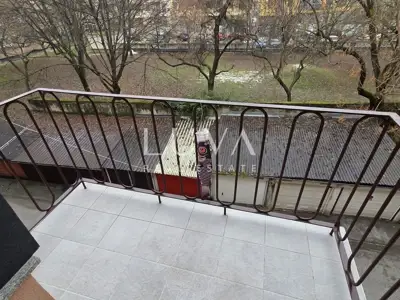 Apartment 67 m², Črnomerec - garage and two balconies - 12
