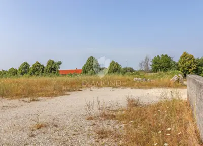 Excellent land not far from Rovinj - 3