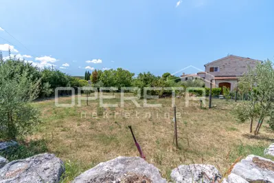 Građevinsko zemljište 1.222 m², Višnjan - mirna lokacija - 2