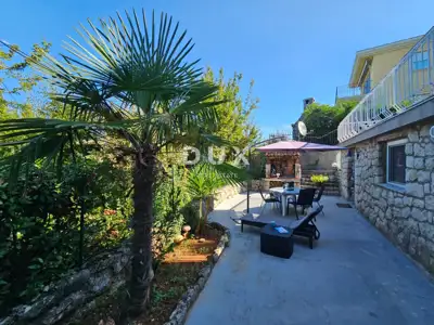 Apartman 50 m², Njivice - 50 m od mora i terasa 60 m² - 15