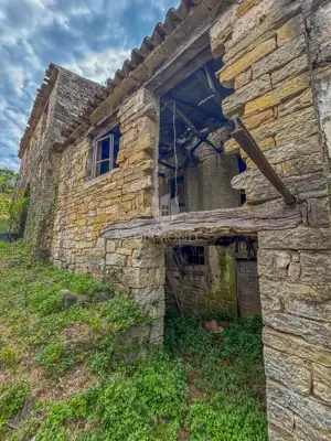 Imanje 550 m², Motovun - kamene ruševine i vrt - 9