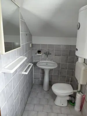 Pirovac, kuća s garažom i dvorištem - 19