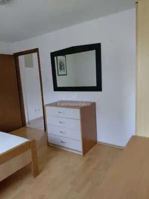 Pirovac, kuća s garažom i dvorištem - 9