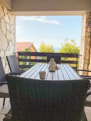 Crveni vrh - renovirana kuća s tri stambene jedinice - 15
