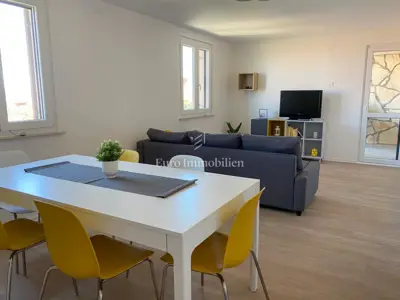 Crveni vrh - renovirana kuća s tri stambene jedinice - 21