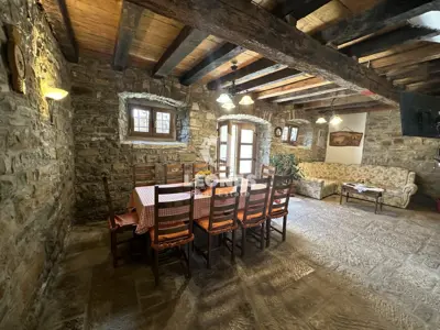 Kamena kuća, Oprtalj, bazen i dvorište od 200 m² - 13