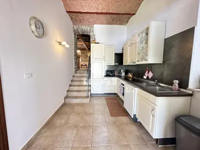 Kamena kuća, Oprtalj, bazen i dvorište od 200 m² - 20