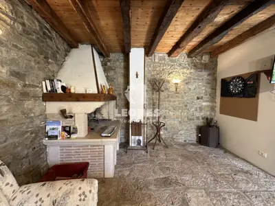 Kamena kuća, Oprtalj, bazen i dvorište od 200 m² - 11