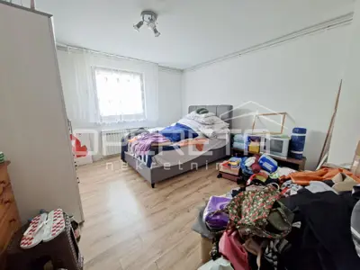 Kuća u Peščenici - Žitnjak, 6 soba, garaža i dvorište - 6