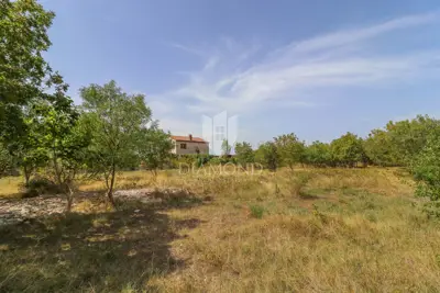 Svetvinčenat, beautiful building plot in an idyllic location!