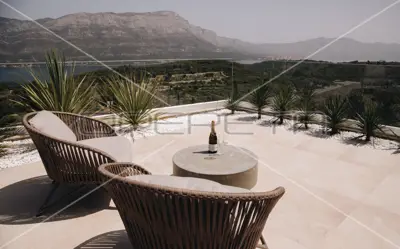 Villa 360 m², Žrnovo auf Korčula, Blick auf den Korčula-Kanal - 2