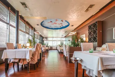 Commercial property for rent in Cvjetno naselje, 202 m²