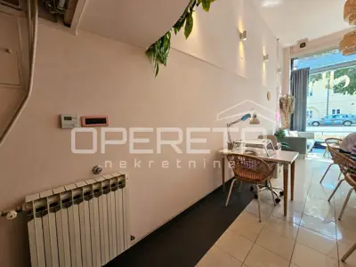 Vlaška – atraktivan poslovni prostor 40 m² s garažnim mjestom - 7