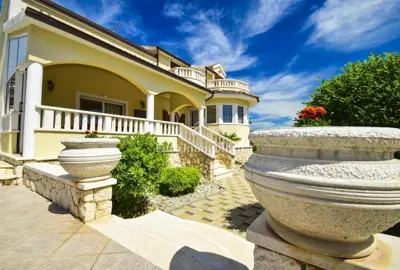 Villa 935 m², Vodice - bazen i velika okućnica