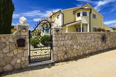 Villa 935 m², Vodice - Pool und großes Grundstück - 5