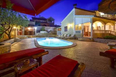 Villa 935 m², Vodice - Pool und großes Grundstück - 8